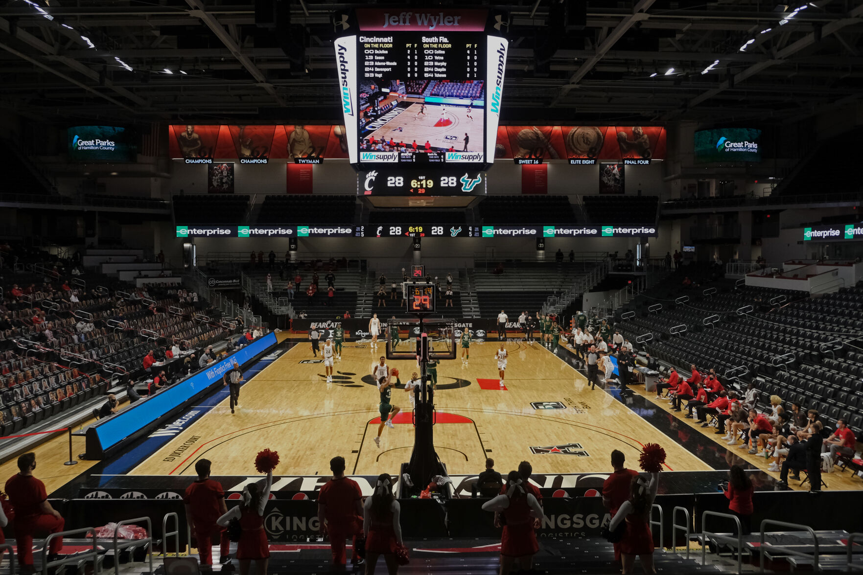 TNR UC vs USF MBB 121620 AAM21903.jpg